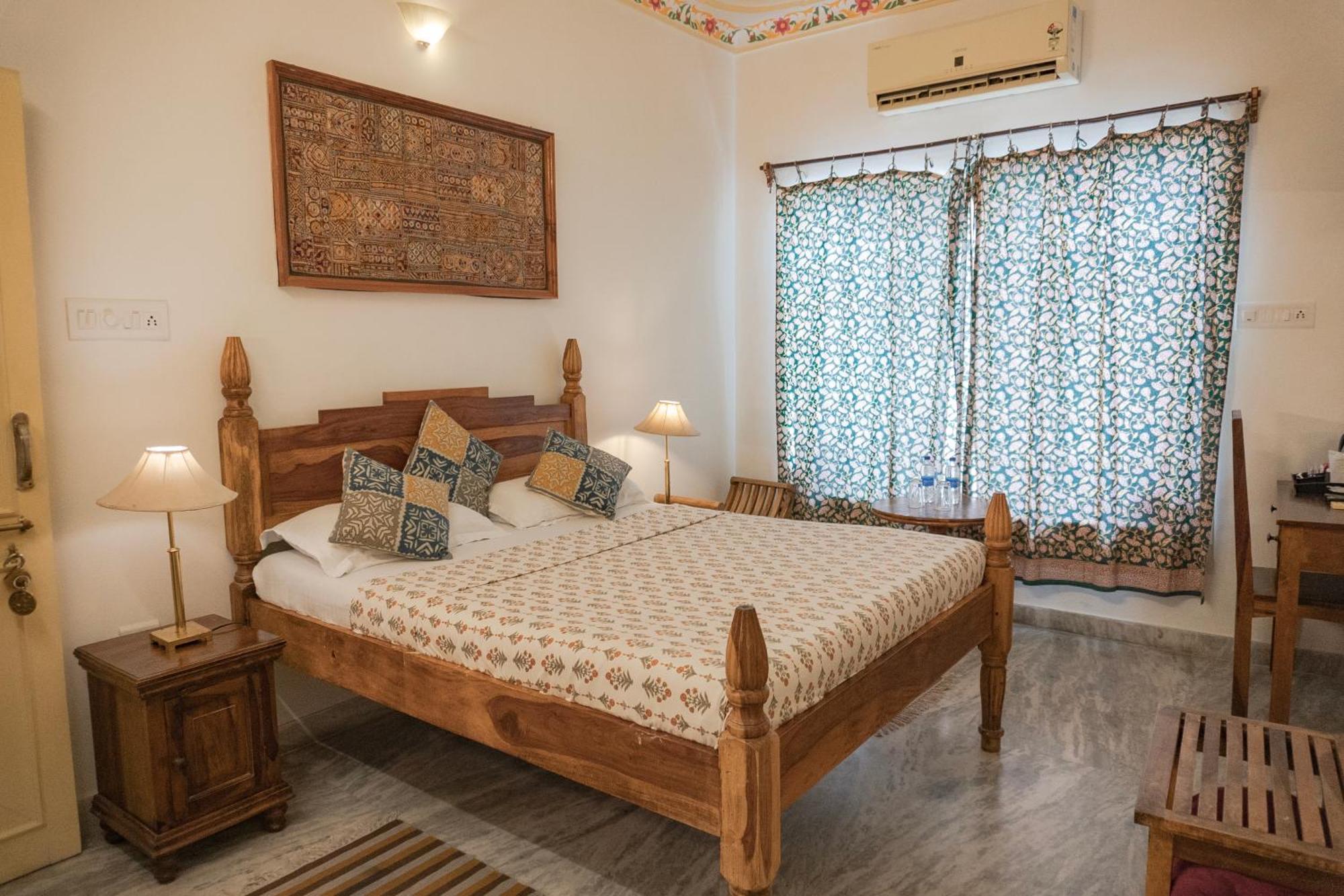 Hotel Pratap Bhawan Udaipur Bagian luar foto