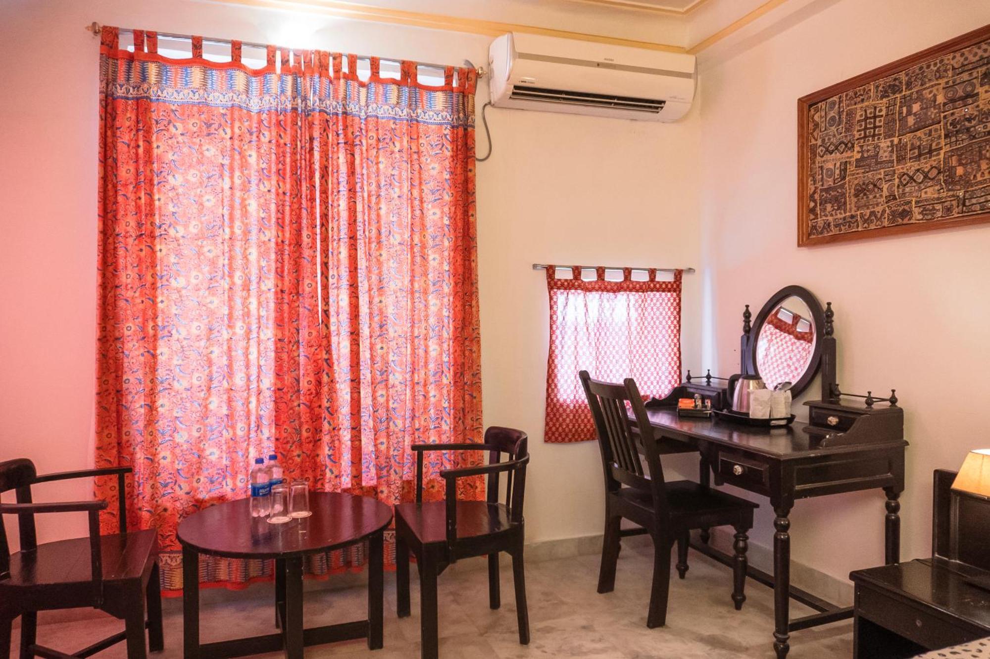 Hotel Pratap Bhawan Udaipur Bagian luar foto