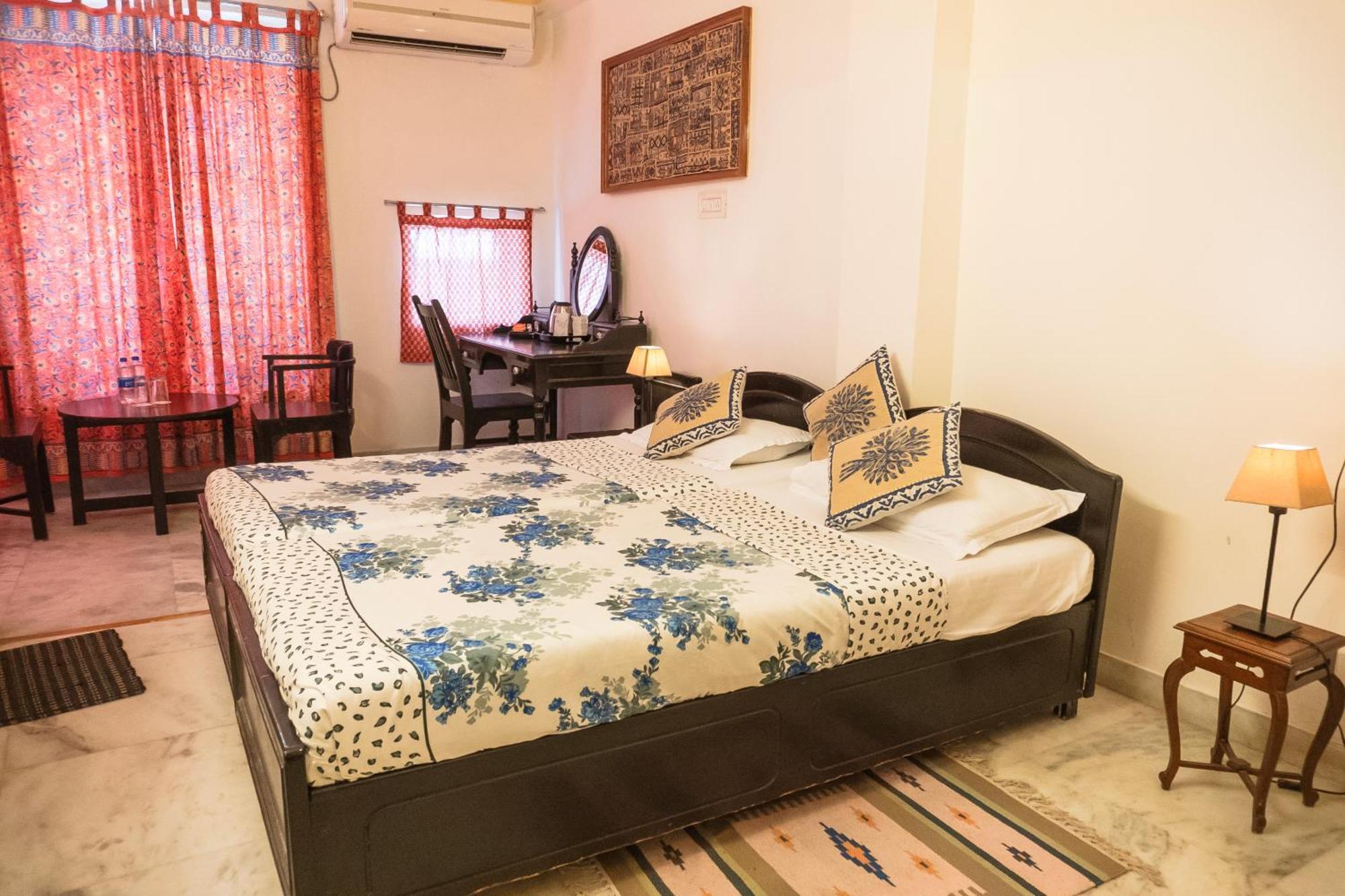 Hotel Pratap Bhawan Udaipur Bagian luar foto