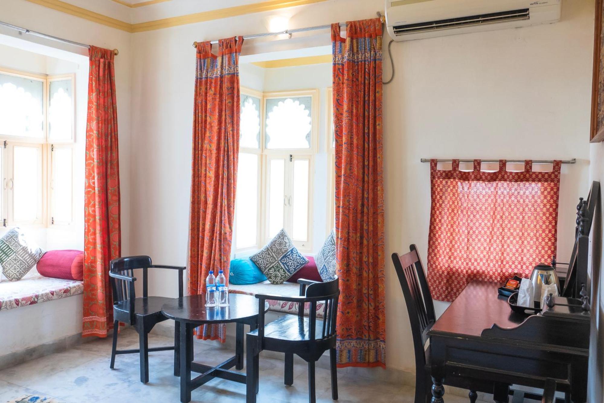 Hotel Pratap Bhawan Udaipur Bagian luar foto