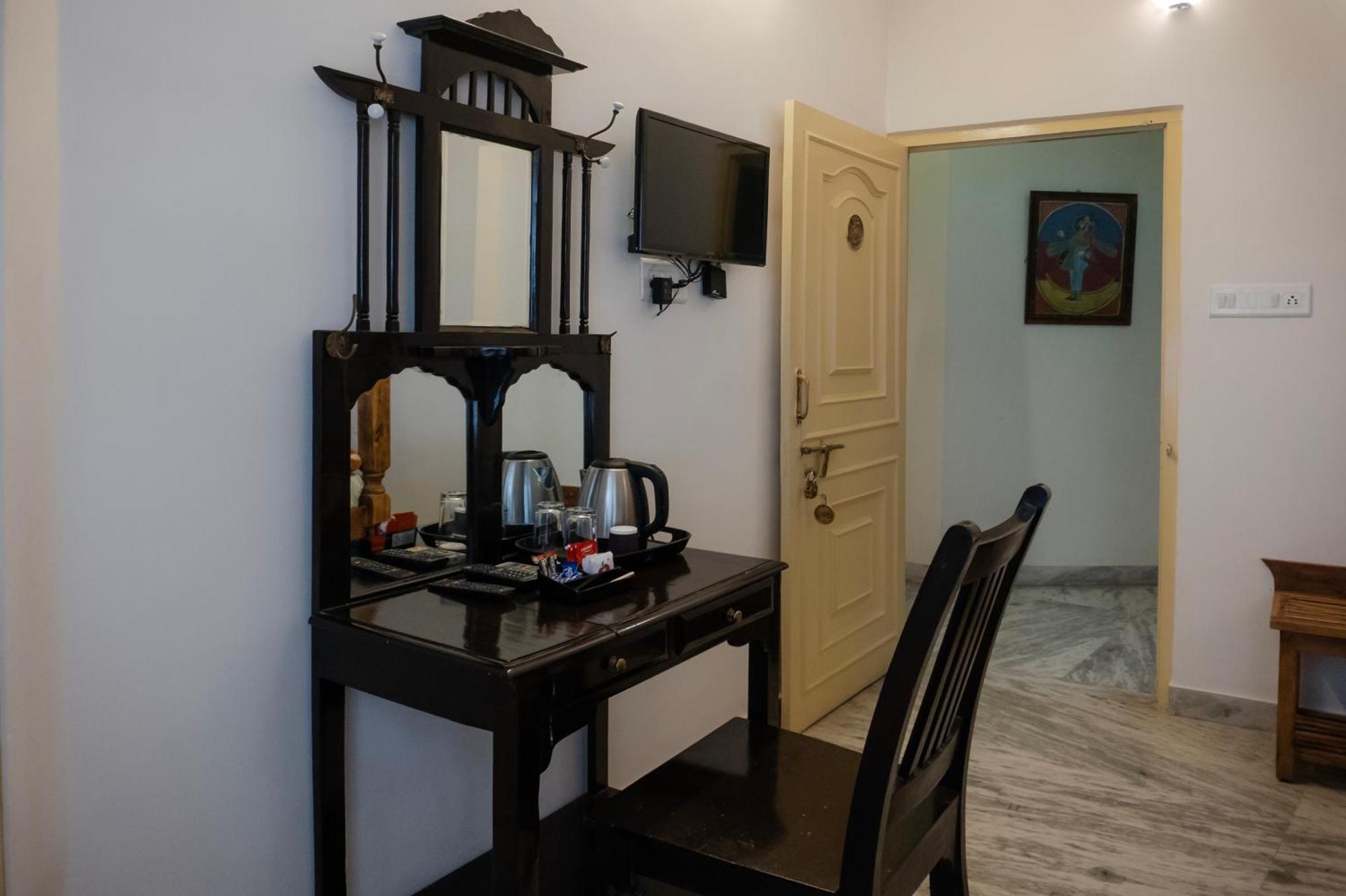 Hotel Pratap Bhawan Udaipur Bagian luar foto