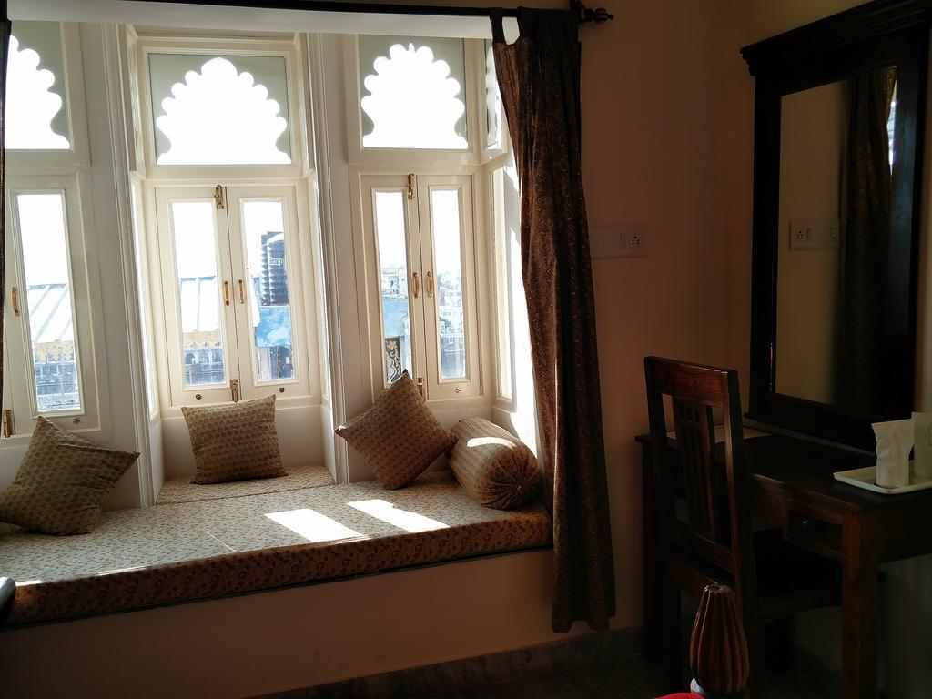 Hotel Pratap Bhawan Udaipur Bagian luar foto