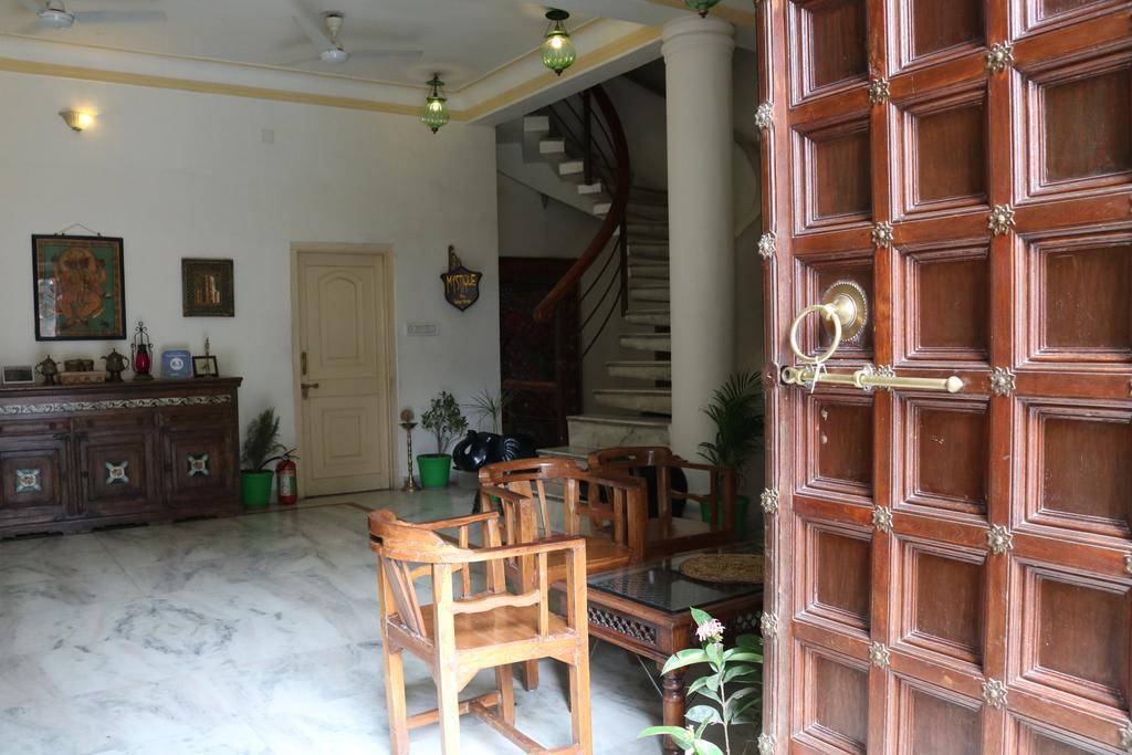 Hotel Pratap Bhawan Udaipur Bagian luar foto