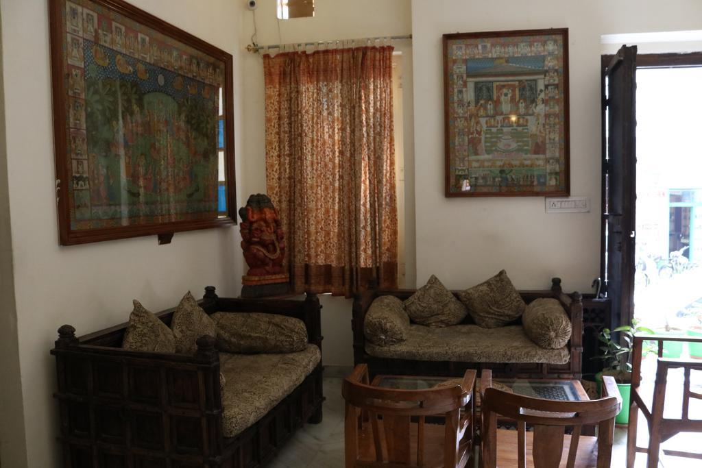 Hotel Pratap Bhawan Udaipur Bagian luar foto